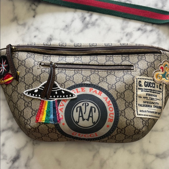 Designer inspired Brown Belt Bag with Multicolor Accents - Picture 2 of 4